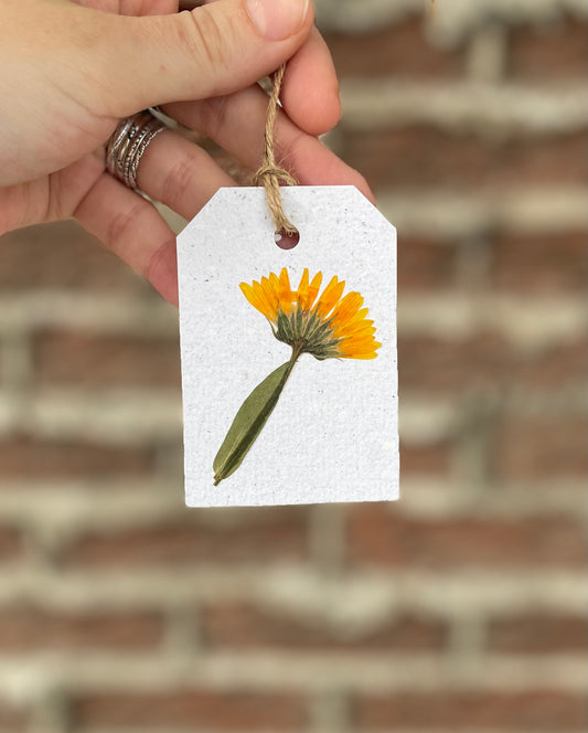 Étiquette Cadeau de Fleurs Pressées Calendule