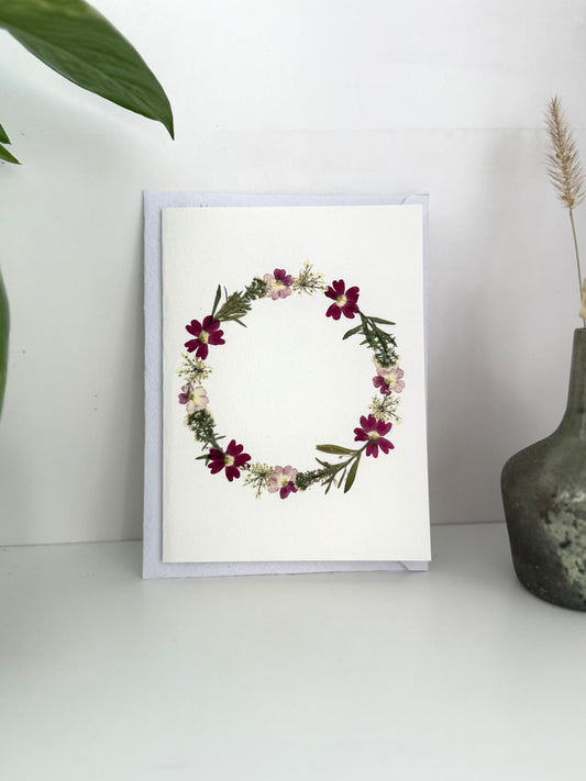 Couronne de Noël #2 - Carte de Voeux de Fleurs Pressées