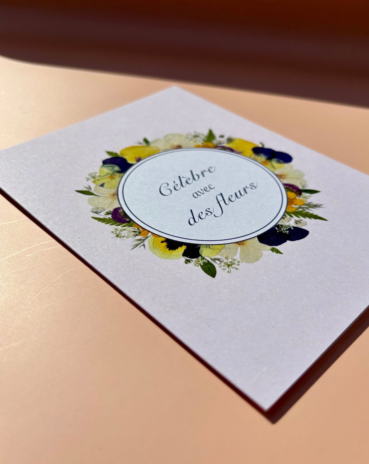 Carte de voeux - Célèbre avec des fleurs